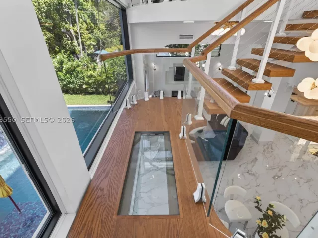 Продажа дома по адресу 941 NE 119th St - фото 9305696