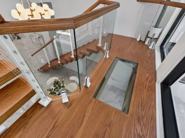 Продажа дома по адресу 941 NE 119th St - фото 9305697