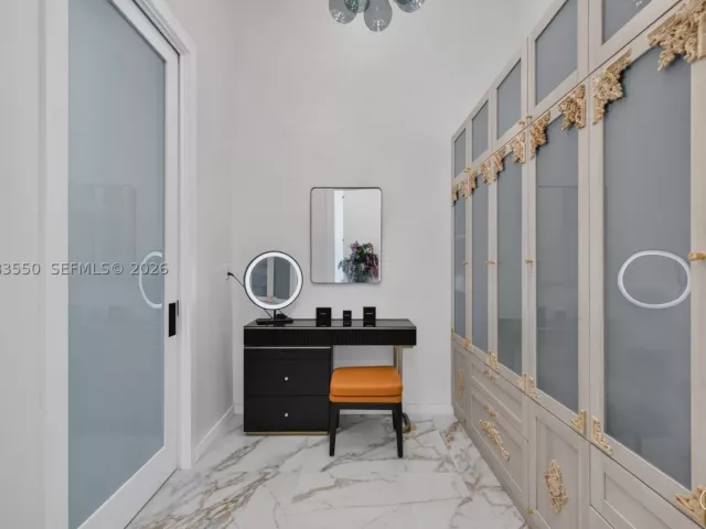 Продажа дома по адресу 941 NE 119th St - фото 9305720