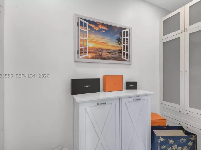Продажа дома по адресу 941 NE 119th St - фото 9305721