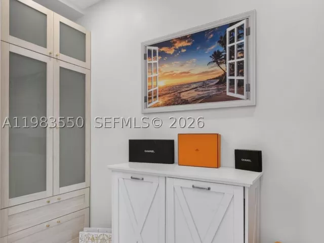 Продажа дома по адресу 941 NE 119th St - фото 9305727