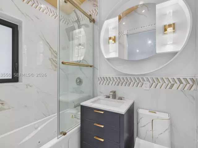 Продажа дома по адресу 941 NE 119th St - фото 9305734