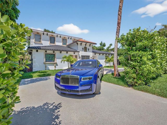 Продажа дома по адресу 941 NE 119th St - фото 7533789