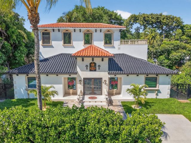 Продажа дома по адресу 941 NE 119th St - фото 7533790