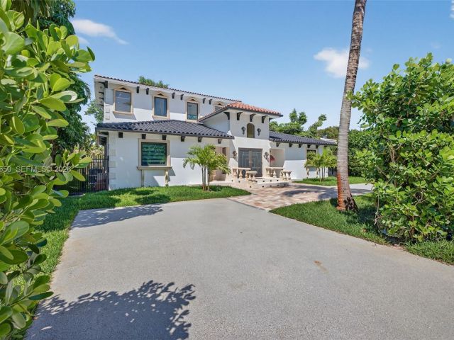 Продажа дома по адресу 941 NE 119th St - фото 7533791