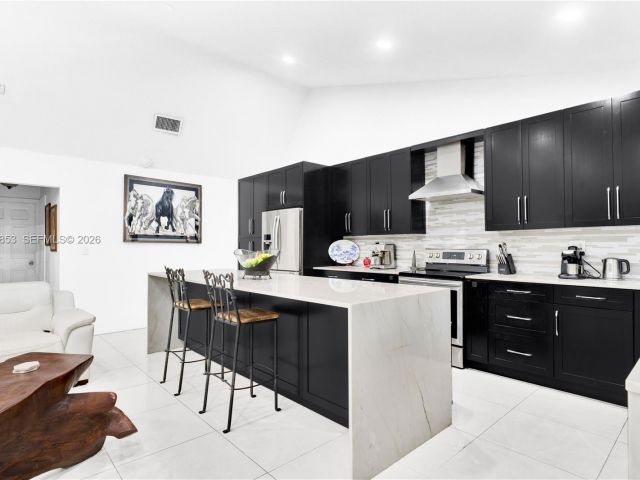 Продажа дома по адресу 10224 SW 131st Ct - фото 7534032