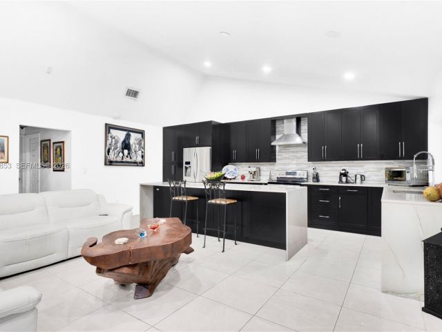 Продажа дома по адресу 10224 SW 131st Ct - фото 7534033