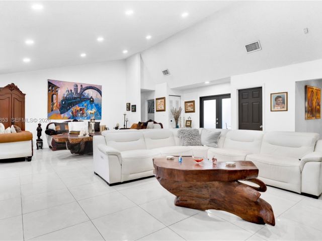 Продажа дома по адресу 10224 SW 131st Ct - фото 7534037