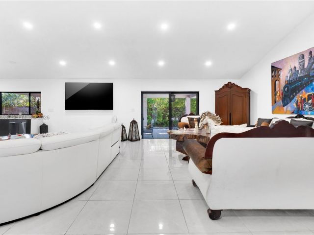 Продажа дома по адресу 10224 SW 131st Ct - фото 7534039