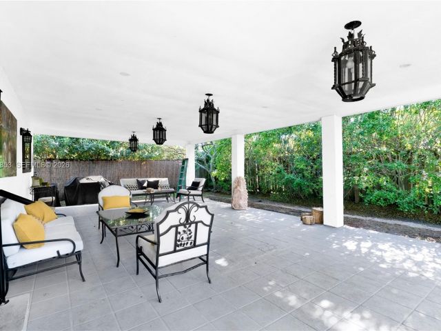 Продажа дома по адресу 10224 SW 131st Ct - фото 7534042