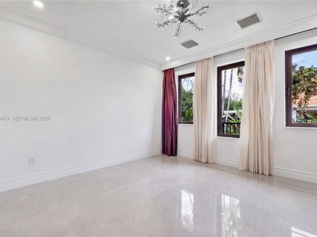 Продажа дома по адресу 919 92nd St - фото 7534067