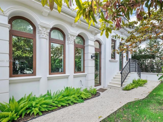 Продажа дома по адресу 919 92nd St - фото 7534072