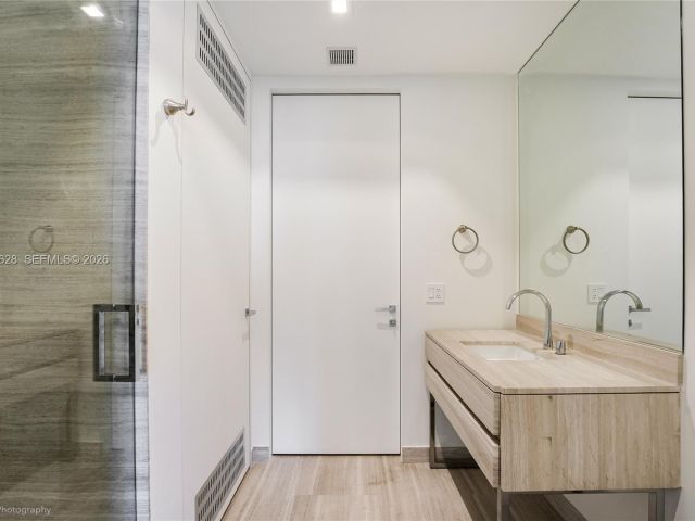 Продажа квартиры #5103 - фото 7534490