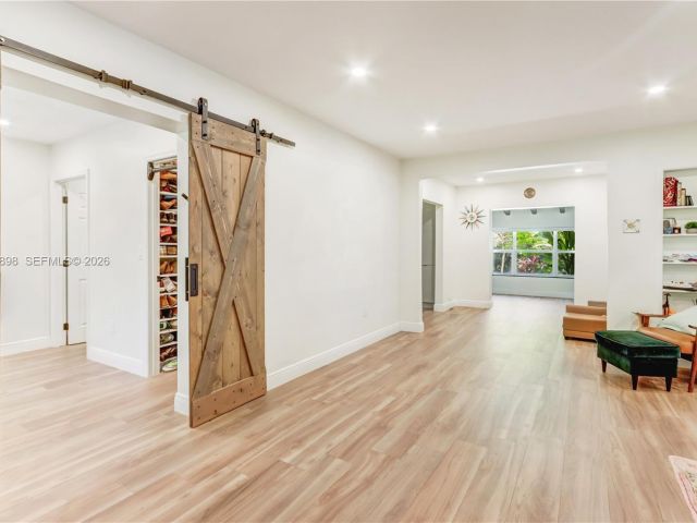 Продажа дома по адресу 815 Monterey St. - фото 7534291