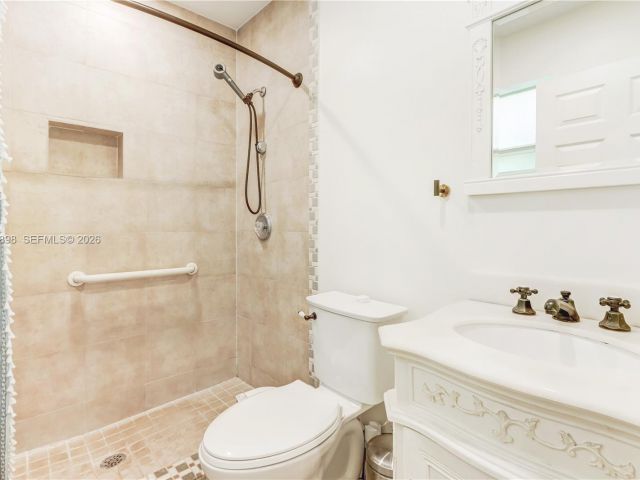 Продажа дома по адресу 815 Monterey St. - фото 7534297