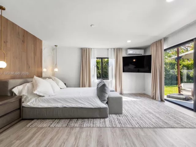 Дом в аренду по адресу 116 W 1st Ct - фото 7547176