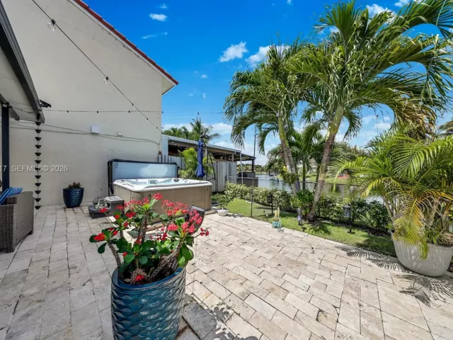 Продажа дома по адресу 12511 SW 12th Ln - фото 7538347