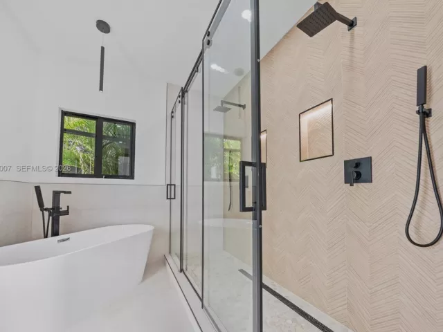 Продажа дома по адресу 12335 Griffing Blvd - фото 7541494