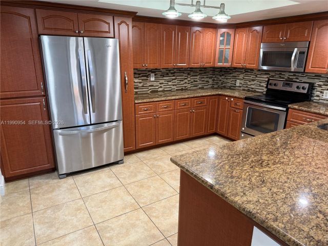 Продажа дома по адресу 4825 SW 149th Ct 18B - фото 7536889