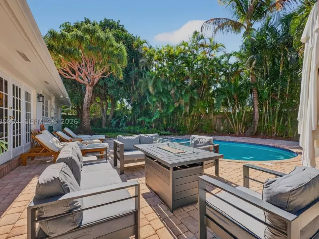 Продажа дома по адресу 1661 Bel Air Ave - фото 9105914