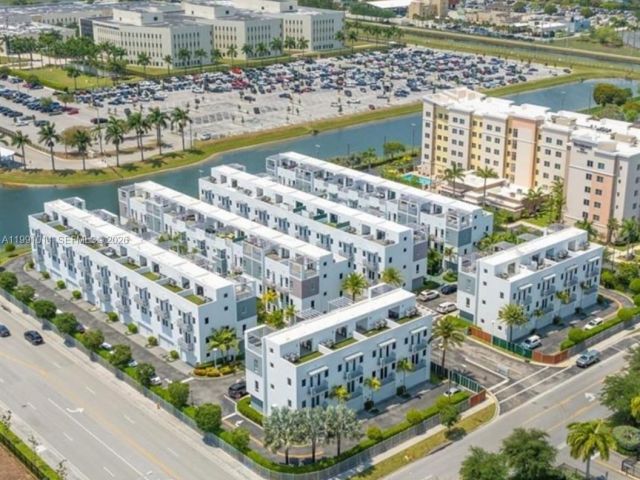 Продажа дома по адресу 9133 NW 33rd St - фото 7536493