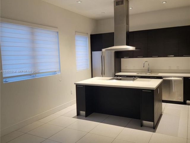 Продажа дома по адресу 9133 NW 33rd St - фото 7536496