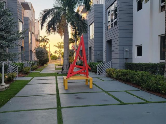 Продажа дома по адресу 9133 NW 33rd St - фото 7536504