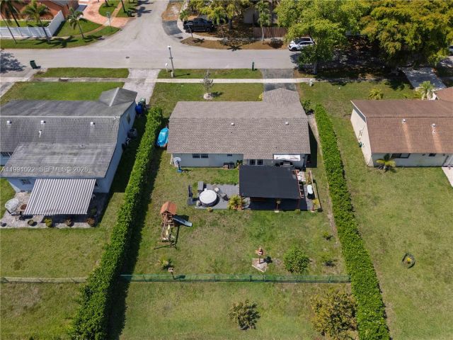 Продажа дома по адресу 401 NW 83rd Way - фото 7536398