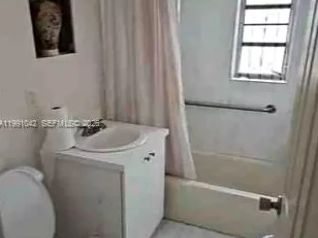 Продажа дома по адресу 2345 NW 161st St - фото 7668611