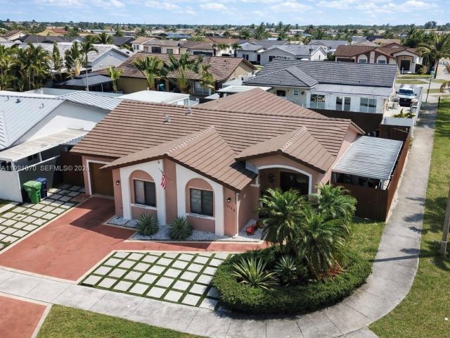 Продажа дома по адресу 15182 SW 171st St - фото 7537012