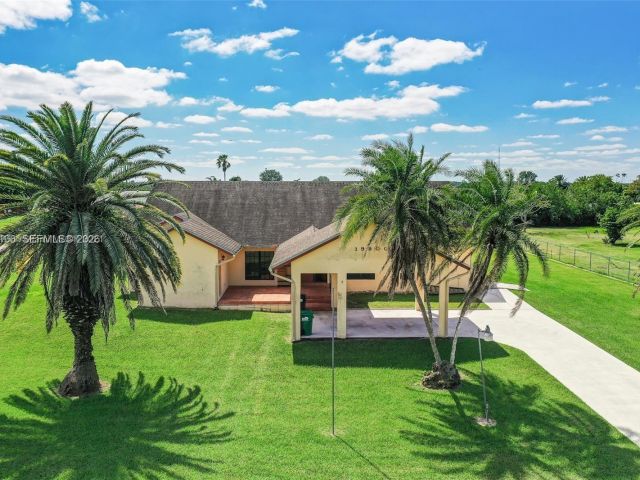 Дом в аренду по адресу 19900 SW 326th St 19900 - фото 7536540