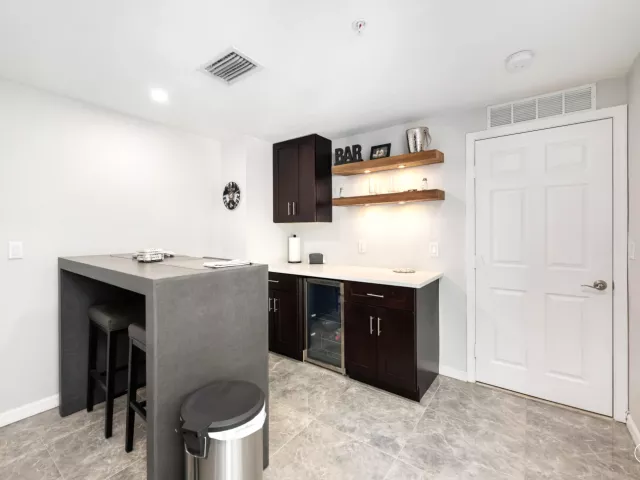 Продажа дома по адресу 429 NE 1st Street - фото 9034147