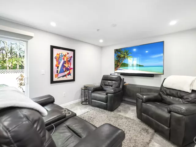Продажа дома по адресу 429 NE 1st Street - фото 9034149