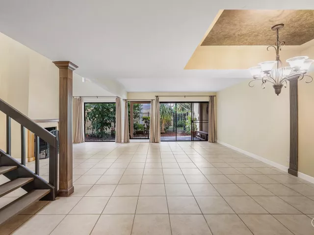 Продажа дома по адресу 5664 Santiago Circle - фото 9240245