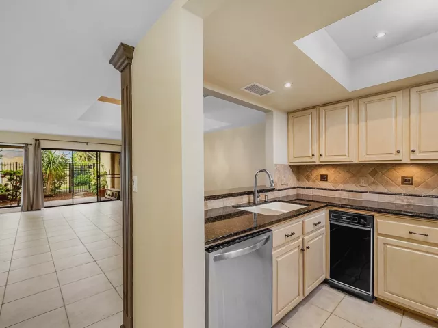 Продажа дома по адресу 5664 Santiago Circle - фото 9240253