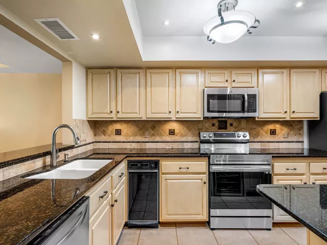 Продажа дома по адресу 5664 Santiago Circle - фото 9240257