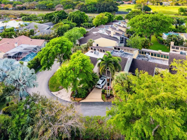 Продажа дома по адресу 5664 Santiago Circle - фото 9240377