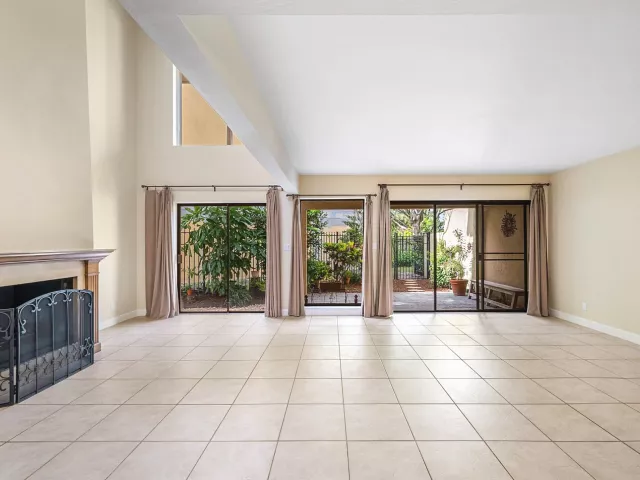 Продажа дома по адресу 5664 Santiago Circle - фото 9240234