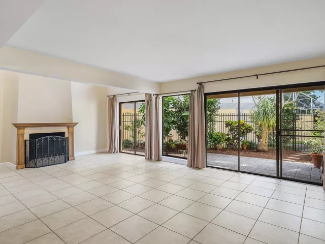 Продажа дома по адресу 5664 Santiago Circle - фото 9240236