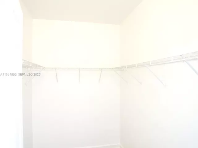 Дом в аренду по адресу 10468 NW 61st Ln - фото 7540396