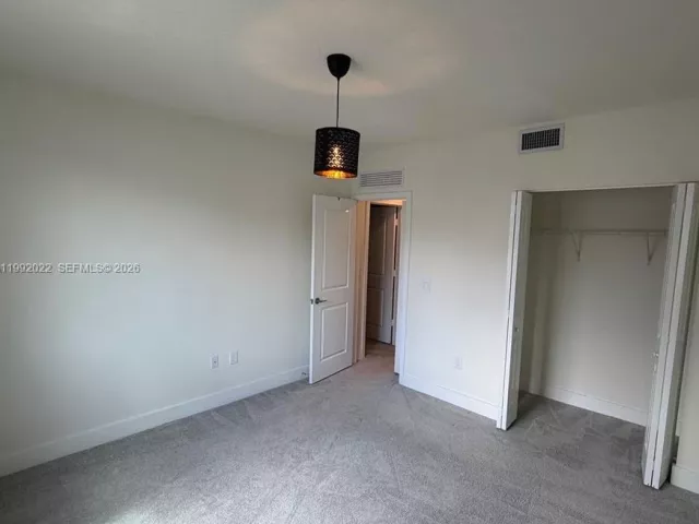 Дом в аренду по адресу 4470 NW 83rd Ave - фото 7544996