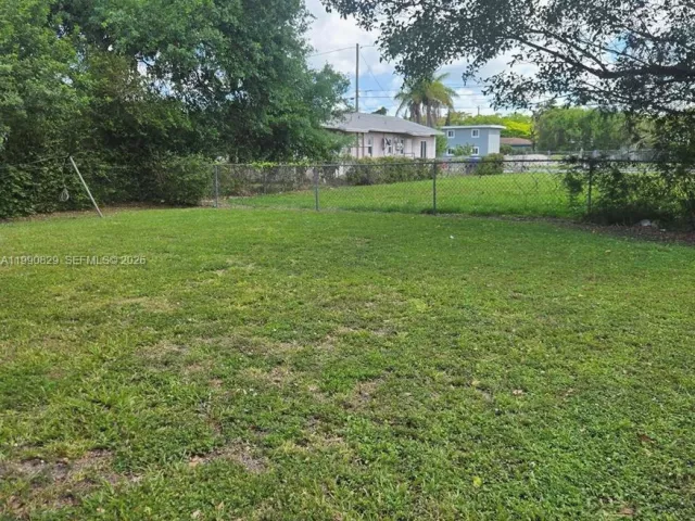 Продажа дома по адресу 1428 NW 51st Ter - фото 7542077