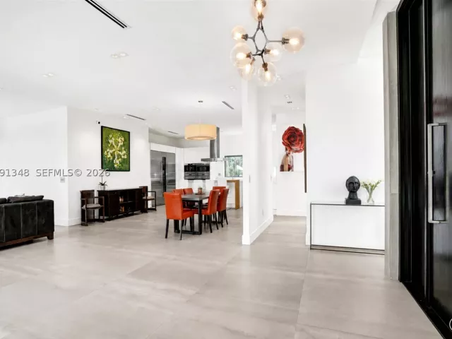 Продажа дома по адресу 2120 NE 197th Ter - фото 9374921