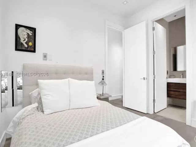 Продажа дома по адресу 2120 NE 197th Ter - фото 9374926