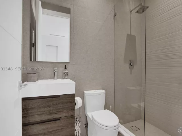 Продажа дома по адресу 2120 NE 197th Ter - фото 9374927