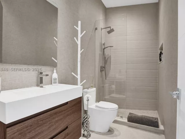 Продажа дома по адресу 2120 NE 197th Ter - фото 9374933