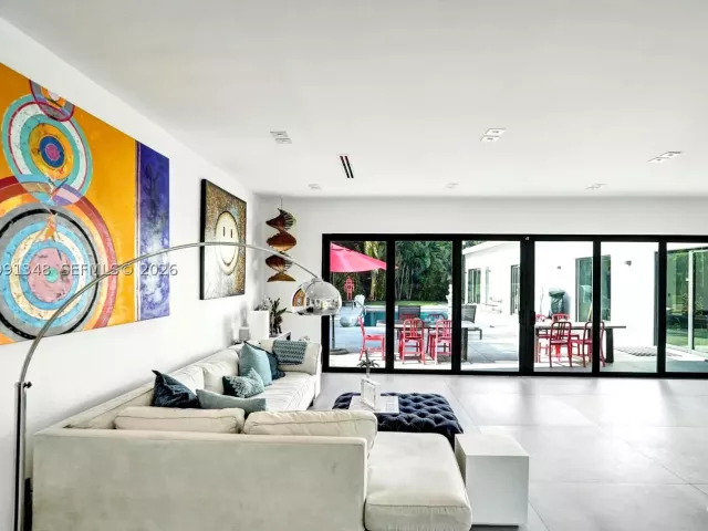 Продажа дома по адресу 2120 NE 197th Ter - фото 9374937