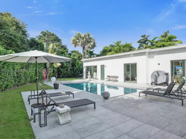Продажа дома по адресу 2120 NE 197th Ter - фото 9374938