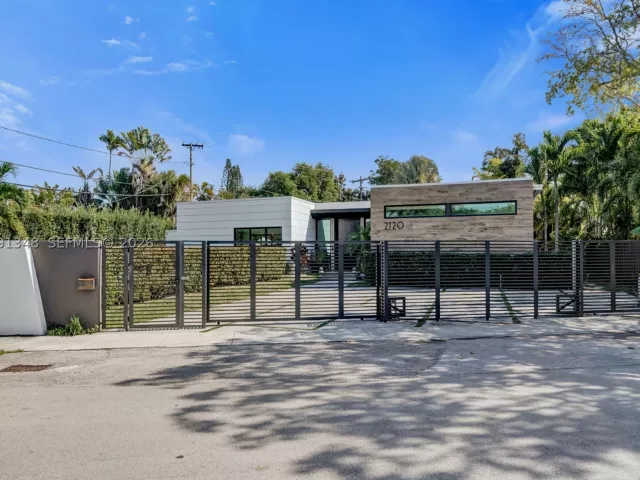 Продажа дома по адресу 2120 NE 197th Ter - фото 9374942