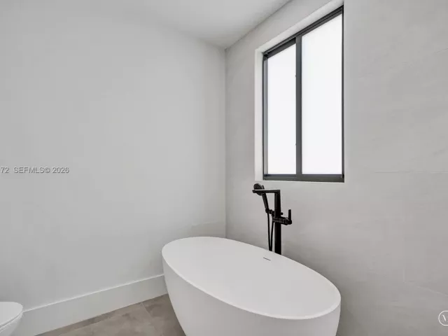 Дом в аренду по адресу 2421 SW 16th terrace - фото 7549246